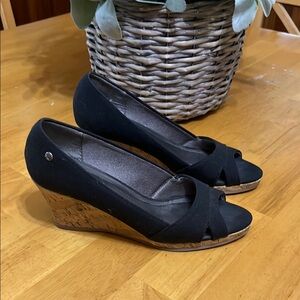 Life Stride Black Wedge Sandals with Peep-Toe Design